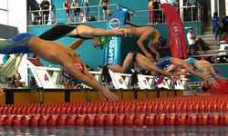 Sakarya'da düzenlenen Paletli yüzmede Türkiye rekoru kırıldı