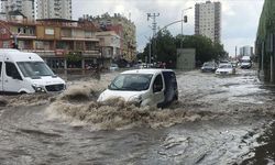 Adana’da şiddetli yağış, tarlaları sular altında bıraktı