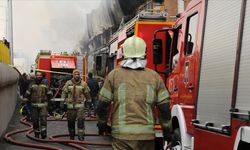 İran'da sebze-meyve haline helikopter düştü