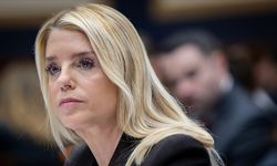 Epstein listesini Kongre'ye gönderen Pam Bondi hedef oldu