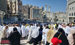 Kabe'de tarihi yoğunluk: Milyonlar akın etti, avluda yer kalmadı