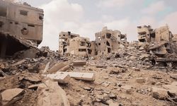 Umreden dönen Filistinli Caafra, evini İsrail tarafından yıkılmış halde buldu