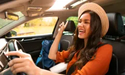 Direksiyonda şarkı değiştirmek sandığınızdan daha ölümcül: O günlerde kazalar patlıyor!