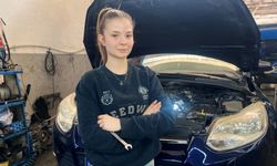 17 yaşındaki Selen, baba mesleği oto tamirciliğini tercih etti