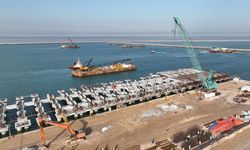 Irak'taki limanda ABD'li şirkete ait petrol tankerine saldırı düzenlendi