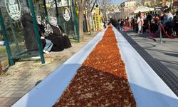 63 metrelik dev lahmacun Guinness'e girdi