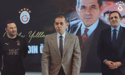 Galatasaray Başkanı Dursun Özbek'e sürpriz doğum günü