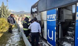 Seydikemer'de yolcu otobüsü alev alev yandı