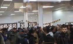 Sınırda yaşanan dram: Lübnan'da 10 bin kişi Suriye sınırında kilometrelik kuyruk oluşturdu