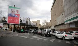 Tahran'da petrol paniği: Benzin istasyonlarında dev kuyruklar oluştu