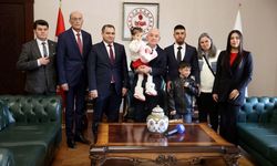 Kırklareli'nde 3 yaşındaki Gülsu'nun okuduğu "Bayrak" şiiri sosyal medyada milyonlara ulaştı