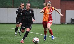 Kadınlar derbisinde gol yağmuru var, kazanan yok!