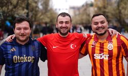 Priştine’de büyük heyecan! Türkiye-Kosova maçı öncesi meydanlar dolup taştı...