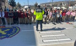 Jandarmadan öğrencilere güvenli trafik eğitimi