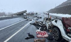 Tatvan’da feci kaza: Ölü ve yaralılar var
