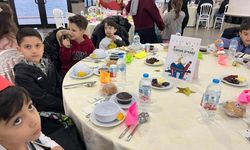 Merih Demiral’dan ilkokul öğretmenine jest