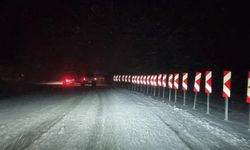 Domaniç Dağ Yolu'nda kar ve tipi etkili oldu