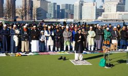 New York’ta bayram namazı sokaklara taştı