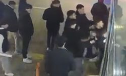 Bursa'da tekmeli yumruklu sokak kavgası: Aniden gelen yumruk ortalığı savaş alanına çevirdi!
