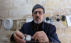 Baba mesleği: 65 yıldır akrep ile yelkovana hayat veriyor