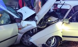 Osmaniye'de iki otomobil kafa kafaya çarpıştı: 1 kişi öldü, 6 kişi yaralandı