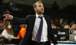 Karşıyaka başantrenörü Candost Volkan ile yollarını ayırdığını açıkladı!