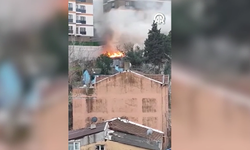 Eyüpsultan'da korkutan yangın: Gecekondunun çatısında çıkan yangın söndürüldü