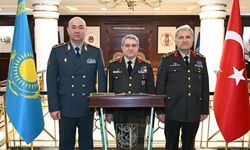 Kazakistan Kara Kuvvetleri Komutanı Tuğgeneral Kuchekbayev'den Ankara'da kritik ziyaret!