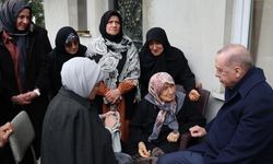 Cumhurbaşkanı Erdoğan, Rize'de komşularıyla bayramlaştı