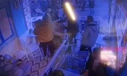 Beşiktaş'ta restoranda asma tavanın çökmesi güvenlik kamerasınca kaydedildi