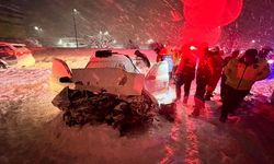 Bitlis'te iki otomobil çarpıştı: 7 yaralı