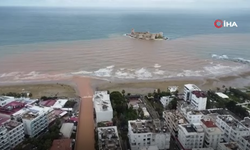 Mersin'de sel suları Kızkalesi'ni vurdu: Turkuaz deniz kahverengiye döndü