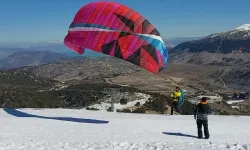 Davraz Kayak Merkezi kışın yamaç paraşütü tutkunlarının da gözdesi