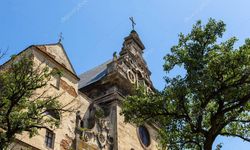 Rusya'dan Ukrayna'daki tarihi Bernardine Kilisesi'ne dron saldırısı