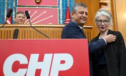 Emine Ülker Tarhan yeniden CHP'de! "Çağırdınız, geldim"
