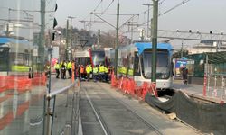 Eminönü'nde tramvay raydan çıktı: Seferler aksadı