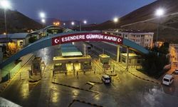 İran sınırında geçişlere kısıtlama getirildi