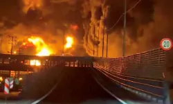 İsrail yakıt tanklarını bombaladı: "Tahran'da petrol yağıyor"