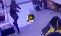 Adana’da berberde dehşet! Husumetlisine kurşun yağdırdı! İşte o anlar | VİDEO