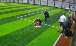 Halı saha maçında kalbine yenik düştü: O anlar kamerada I VİDEO