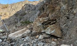 Gümüşhane-Giresun yolu heyelan nedeniyle kapandı