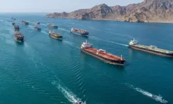 İran: Hürmüz Boğazı’nda askeri gemilerin geçişi hala yasak