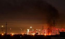 İran’dan bölgedeki sanayi tesislerine misilleme uyarısı: İş yerlerinizi terk edin