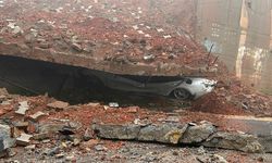 İstanbul'da şiddetli sağanak: Metro ve yollar su altında kaldı, duvar çöktü