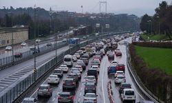 İstanbul'da bayram dönüşü trafiği: Gişelerde uzun kuyruklar