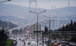 İstanbul'da bayram trafiği: Yollar yüzde 76 kilit!