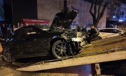 Kadıköy'de makas terörü: İki aracı hurdaya çevirip kaçtı