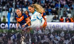 Kadın futbolunda tarihi gün! Tribünler doldu taştı