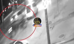 İkiye bölünen araçtan sağ kurtuldu! Feci kaza saniye saniye kameraya yansıdı I VİDEO