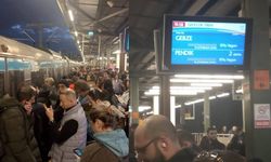 Marmaray’da arıza: Seferler durduruldu, yolcular istasyonlarda mahsur kaldı